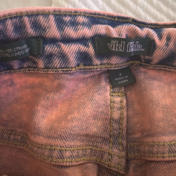Pink acid washed wide leg, jeans by wild fable size 4 - worn once - Picture 3 of 5